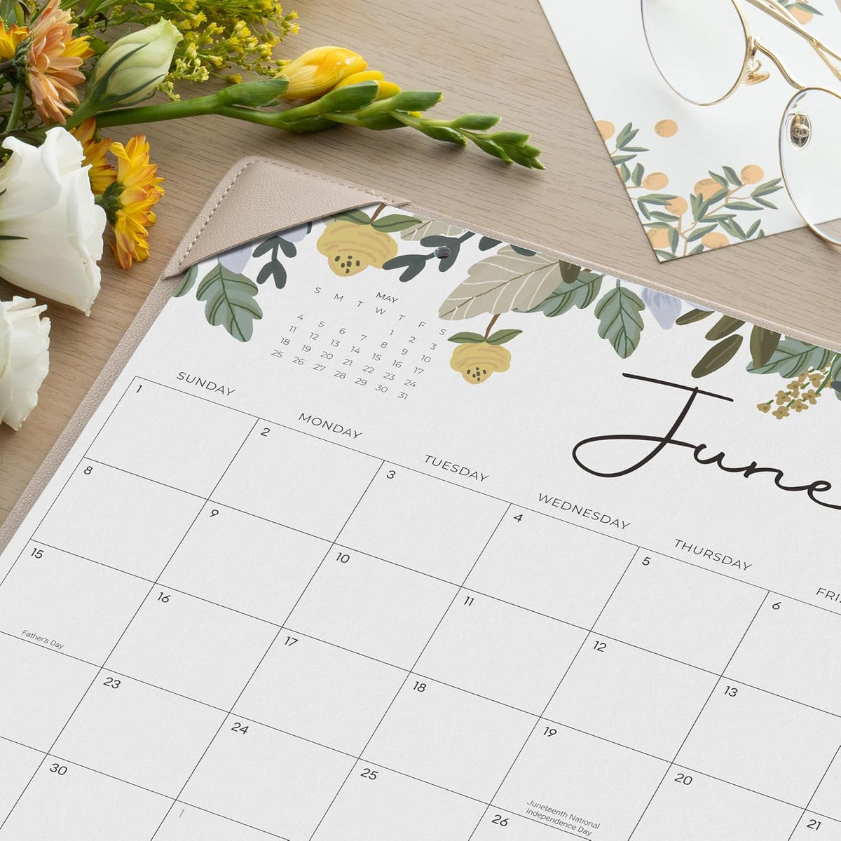Cabbrix Desk Calendar 2026-2027 with Desktop Mat, Floral Desk Pad Calendar 15 x 12 Inch 18 Months Runs From July 2026 to December 2027, Desk Blotter Calendar for Home School and Office (Floral)