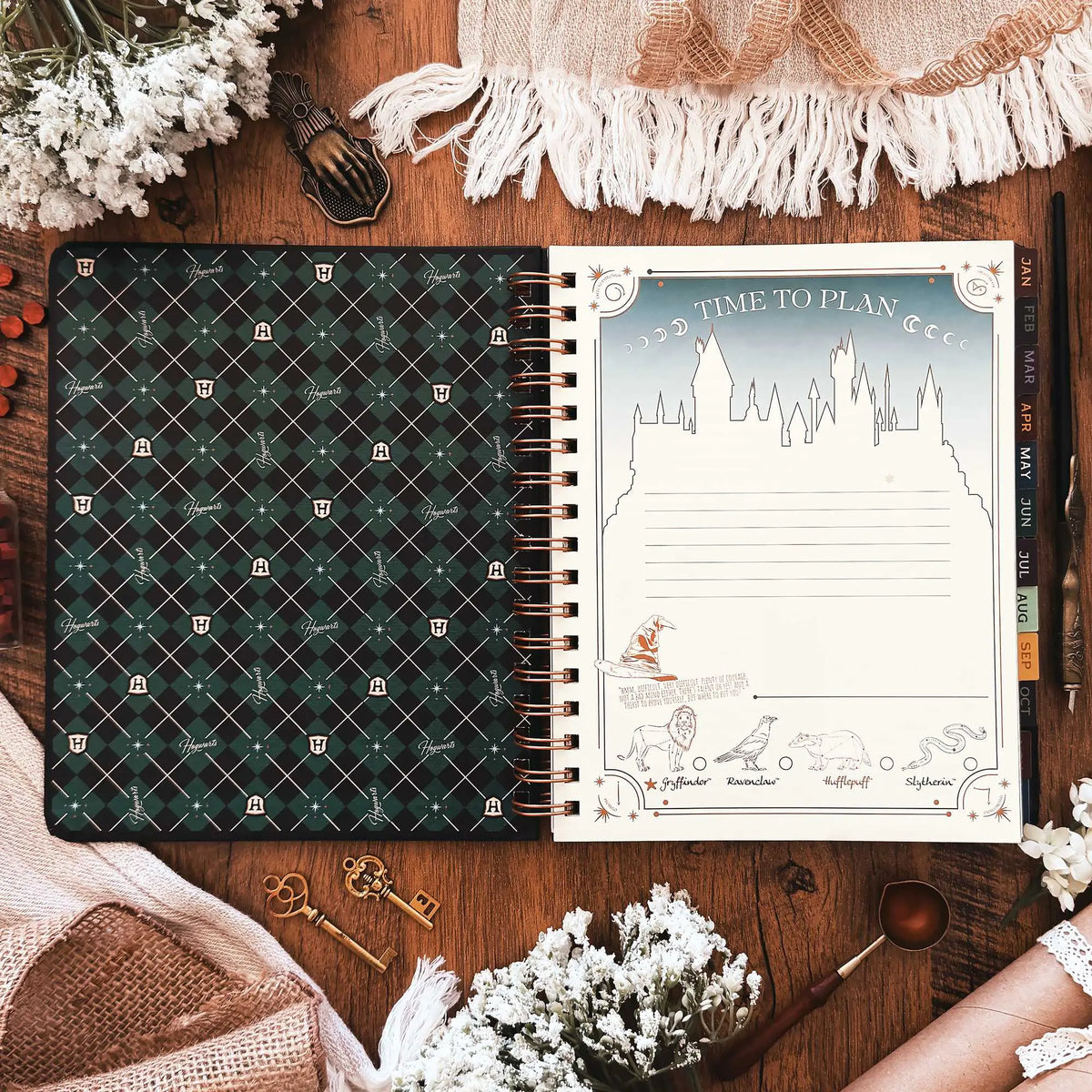 Harry Potter Return to Hogwarts 2027 Weekly Planner, Personal Organizer